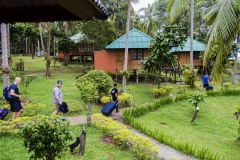 Guests-arriving-2web